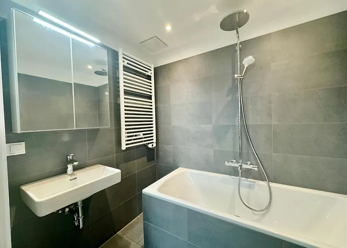 Brand New Danube With Balcony And Free Parking Апартаменти