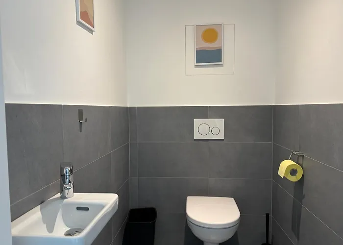 Brand New Danube With Balcony And Free Parking Апартаменти
