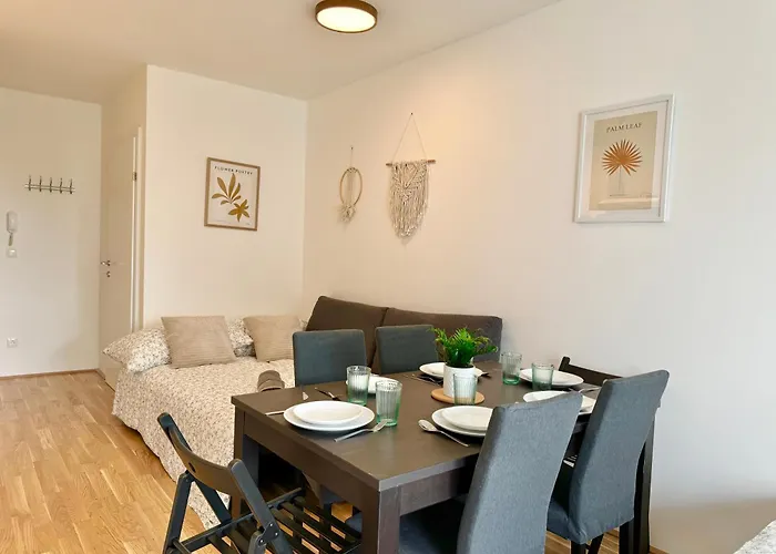 Brand New Danube With Balcony And Free Parking Відень