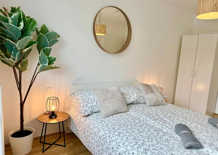 Brand New Danube With Balcony And Free Parking Відень